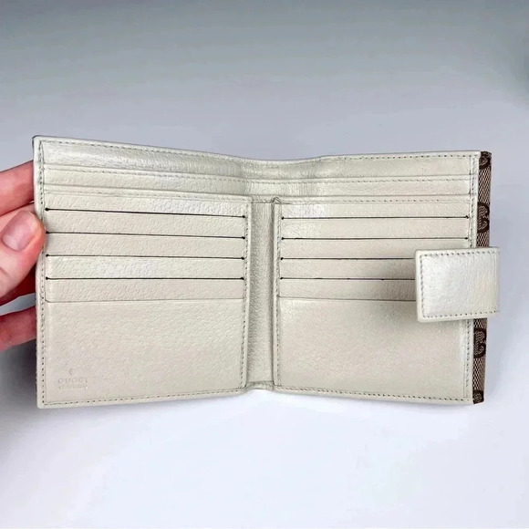 Gucci Bifold Monogram Wallet - Picture 7 of 12